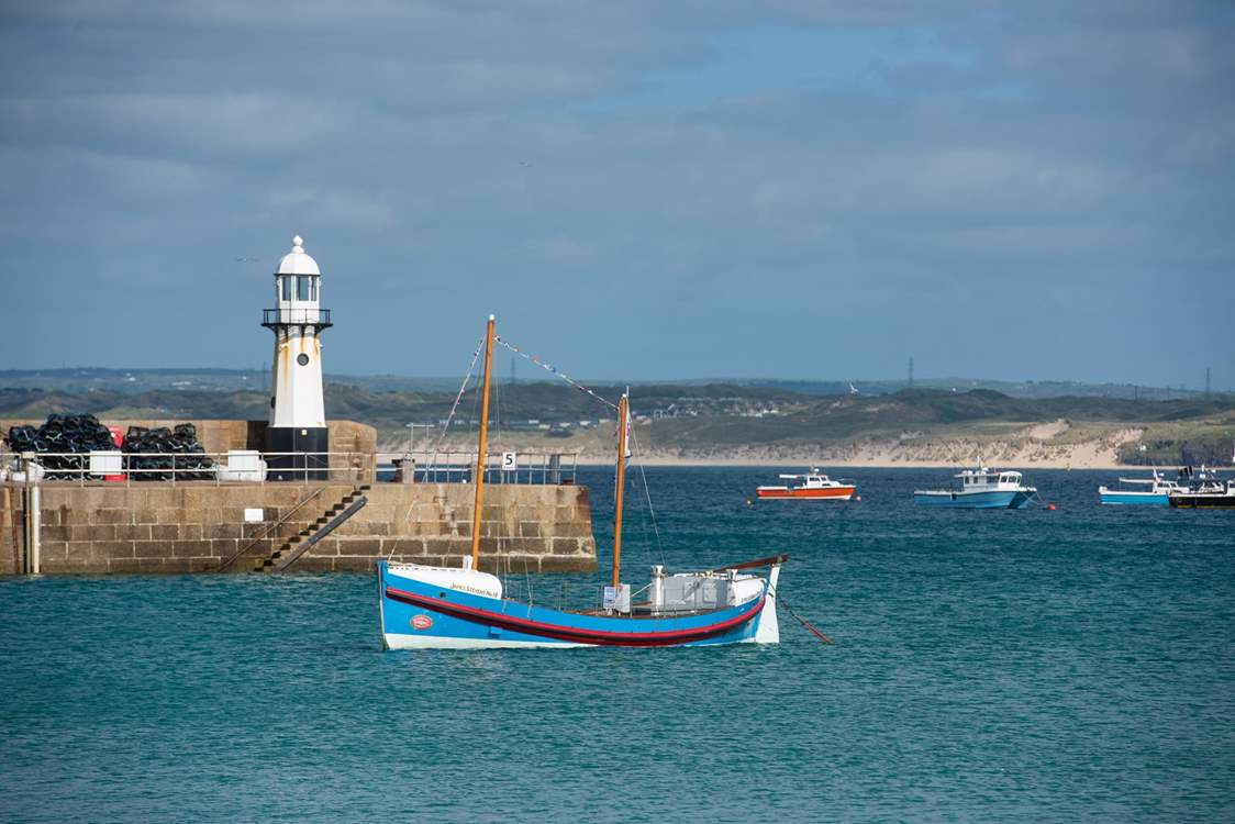 Nearby St Ives, the place where artists gather and display their work in numerous galleries.  The village is full of artisan coffee shops and fabulous restaurants.