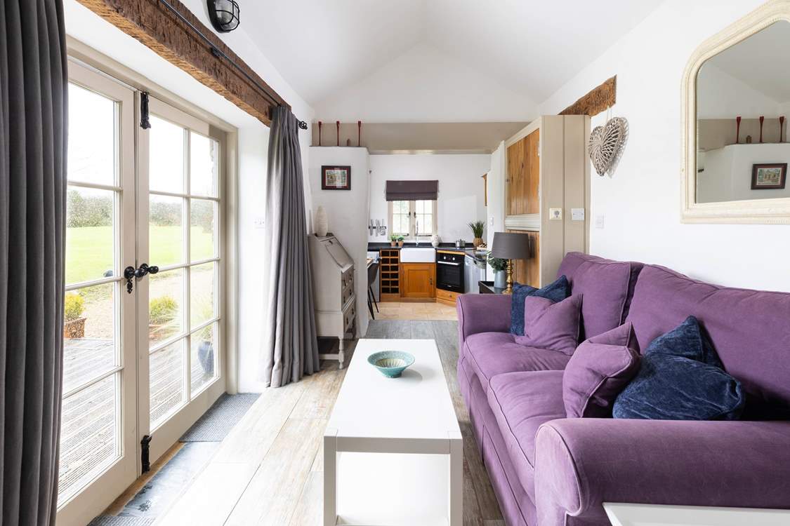 Ellas Pottery has been designed to capture the views from every possible space.