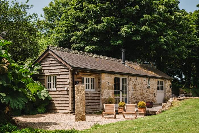 Ellas Pottery is a 1 bedroom, dog friendly holiday cottage near Penzance, West Cornwall.