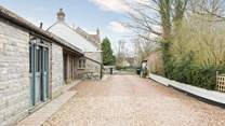 A private, gated driveway with plenty of parking space at the end ensures a high level of privacy and security. The owners live in the very far end property.