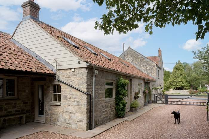 The Smithy is a 2 bedroom, dog friendly holiday cottage near Glastonbury, Somerset.