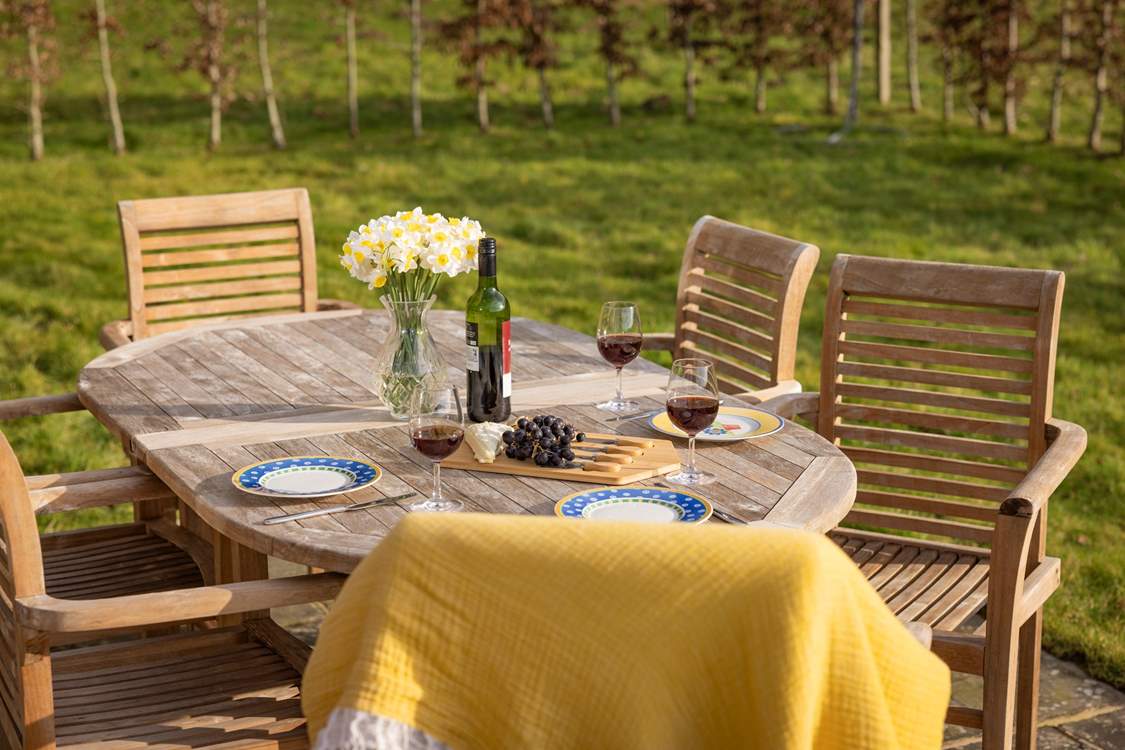 Al fresco dining.