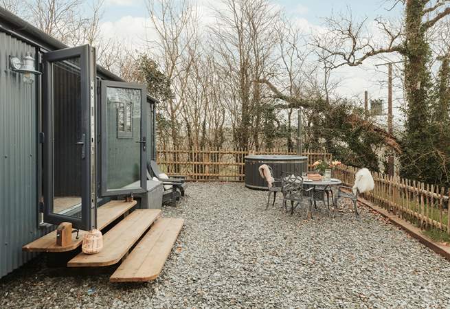 Outside the magic continues, with plenty of space to dine al fresco. 