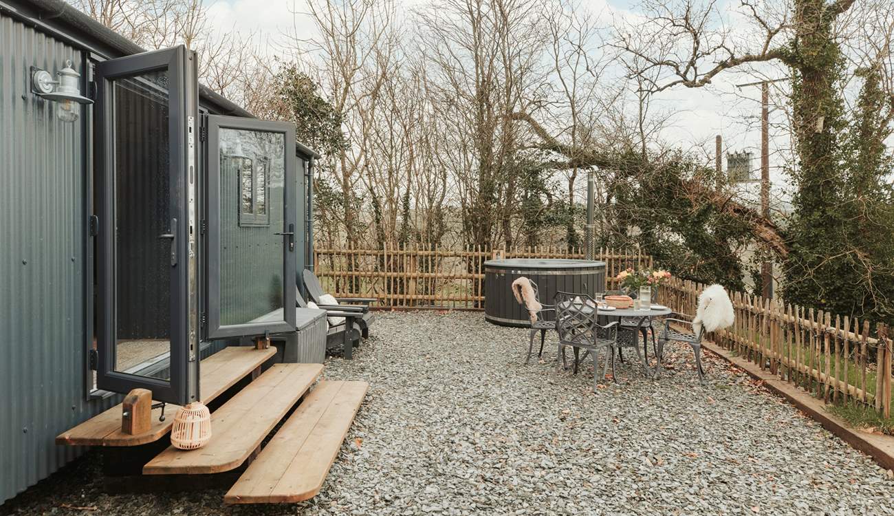 Outside the magic continues, with plenty of space to dine al fresco. 