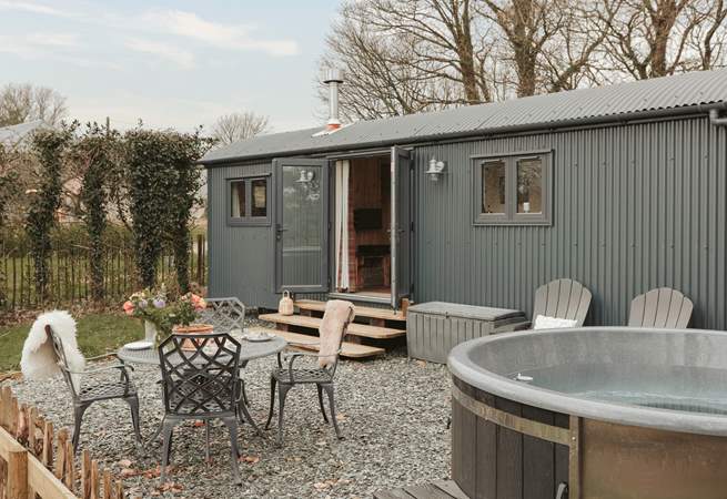 Welcome to The Dell, nestled amongst the trees in the gorgeous county of Devon. 