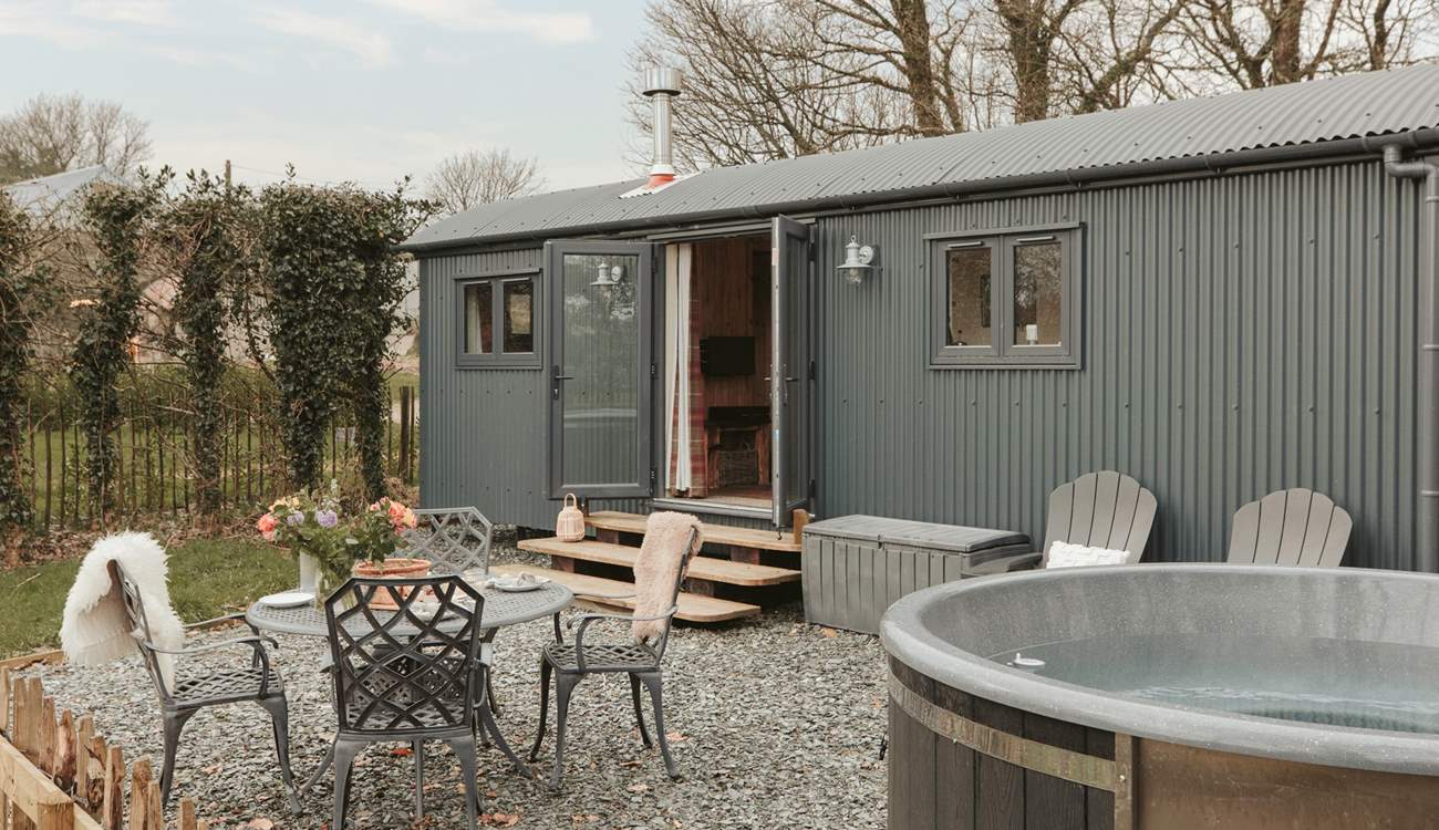 Welcome to The Dell, nestled amongst the trees in the gorgeous county of Devon. 