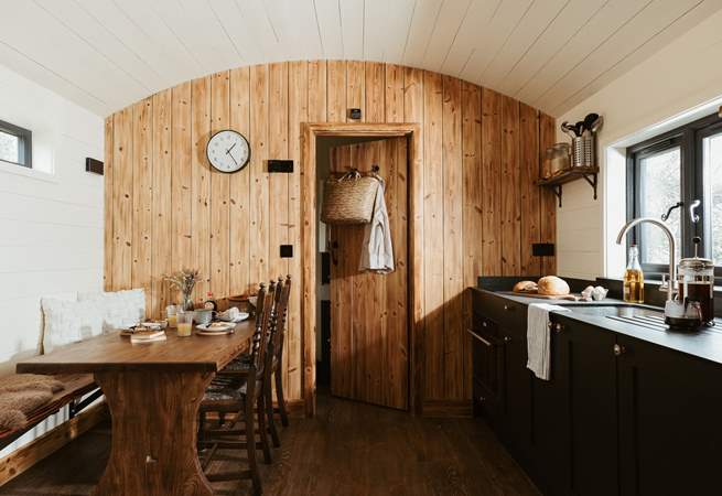 The open plan space allows your day to flow with ease. 