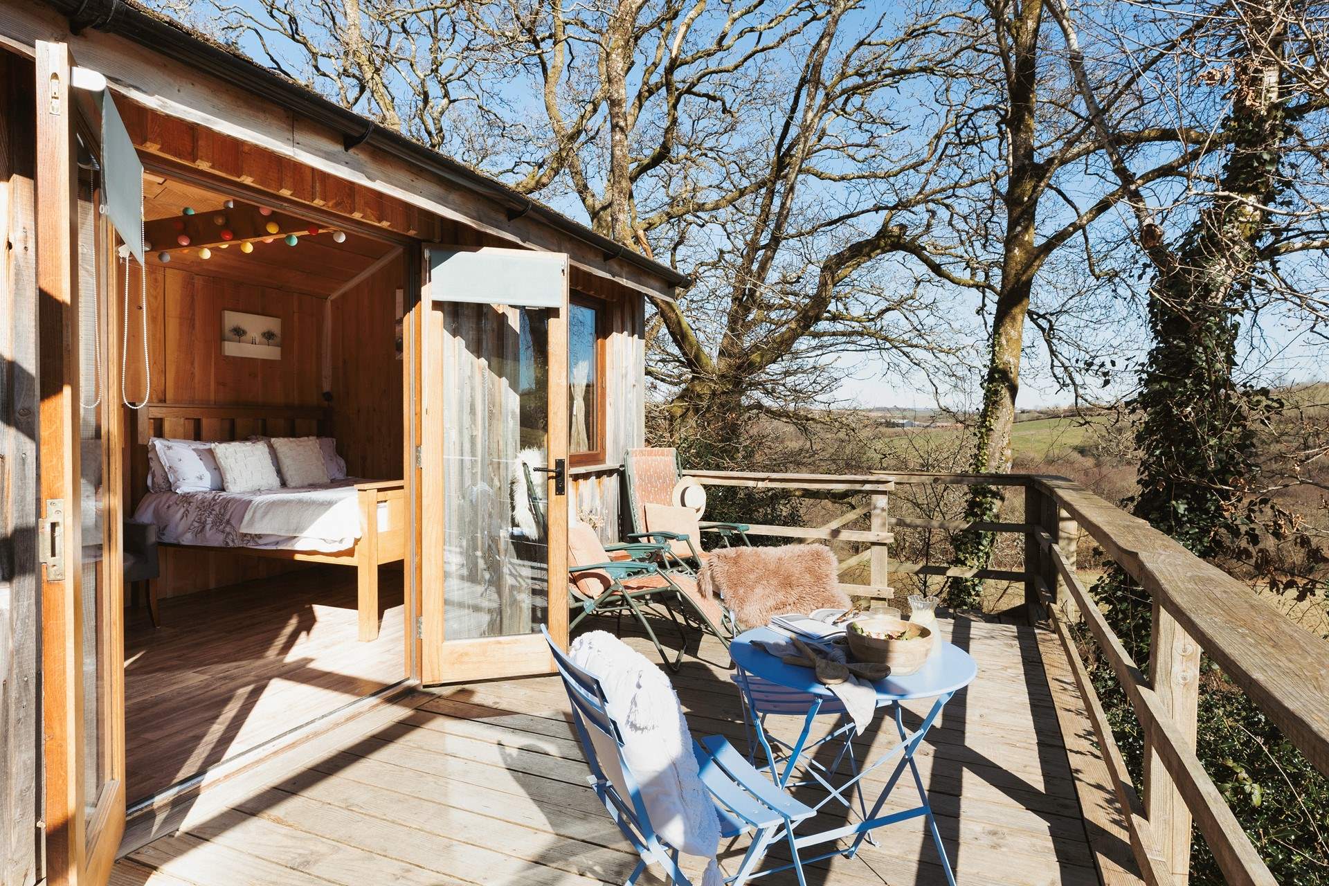 This peaceful countryside escape offers you a space to relax and unwind.
