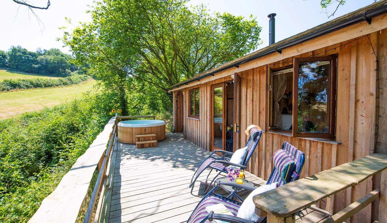 This peaceful countryside escape offers you a space to relax and unwind. (Please note the hot tub has been upgraded and a retractable cover has been added).
