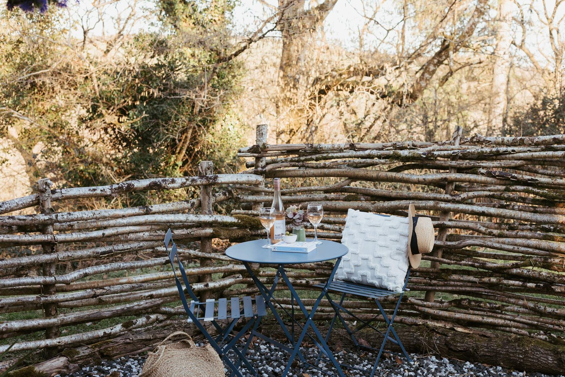 Enjoy a sundowner, wrapped in nature. 