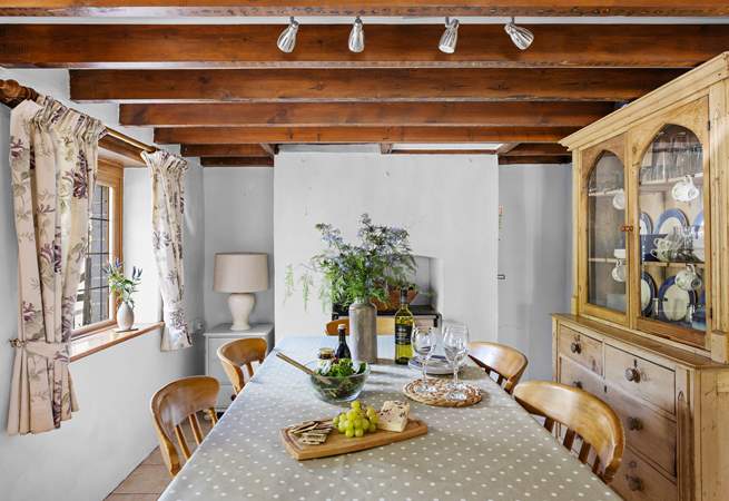 Relax over leisurely holiday meals at Bridge Pool Cottage.