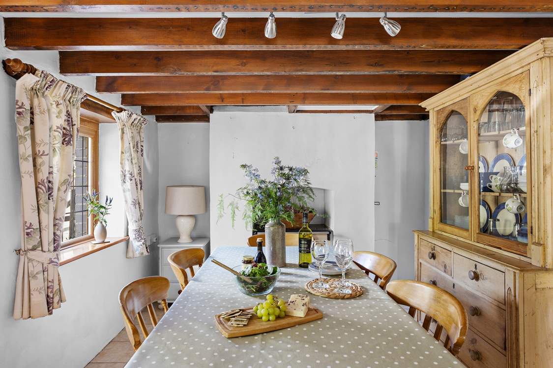 Relax over leisurely holiday meals at Bridge Pool Cottage.