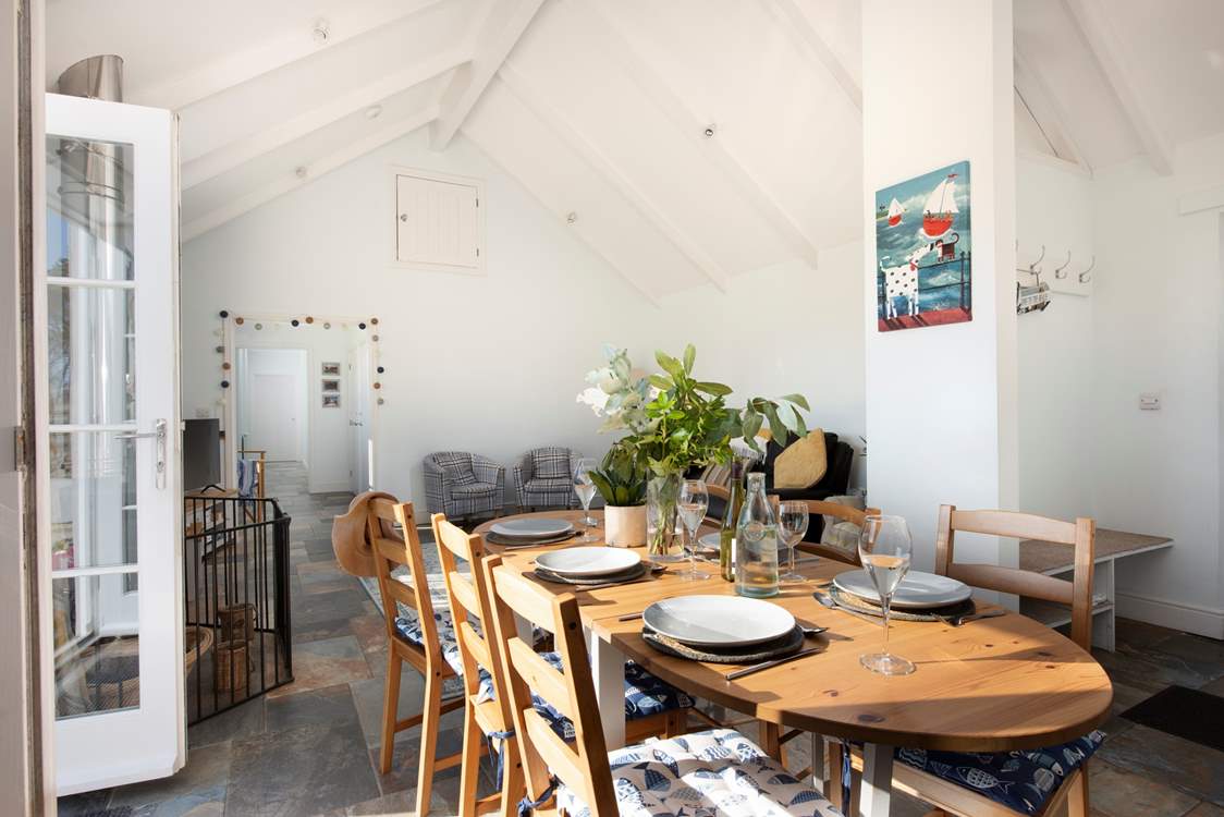 An open and social space, ideal for quality time with loved ones.