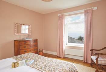 Waking up to the sea view in this bright and airy retreat. 