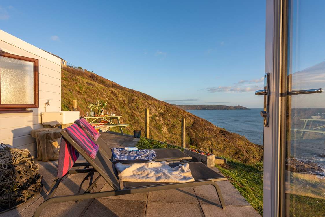 You are sure to spend many an hour relaxing on the terrace.