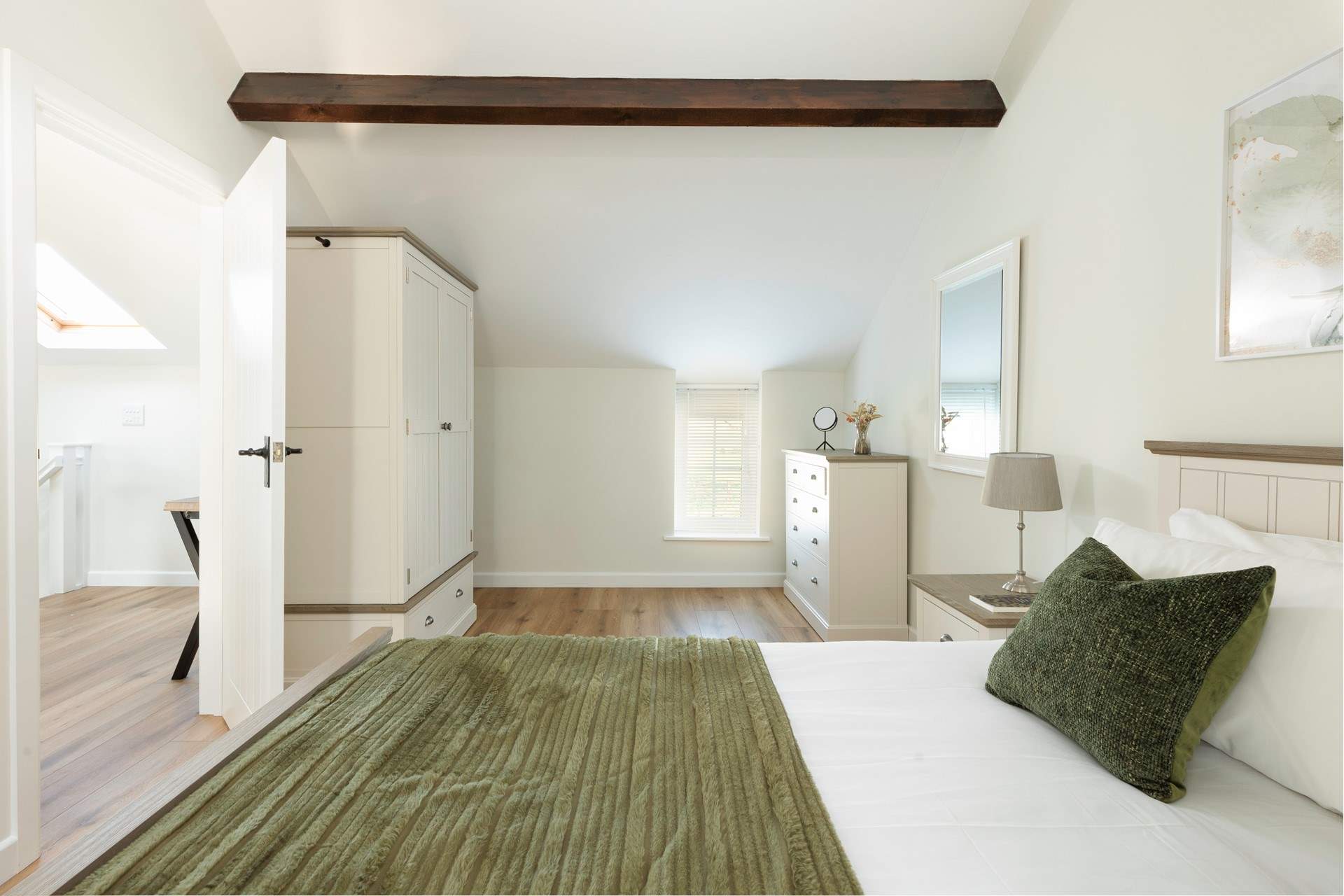 Plenty of storage space for your belongings.