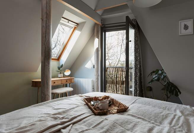 Savour those slow mornings amongst the trees with breakfast in bed. 