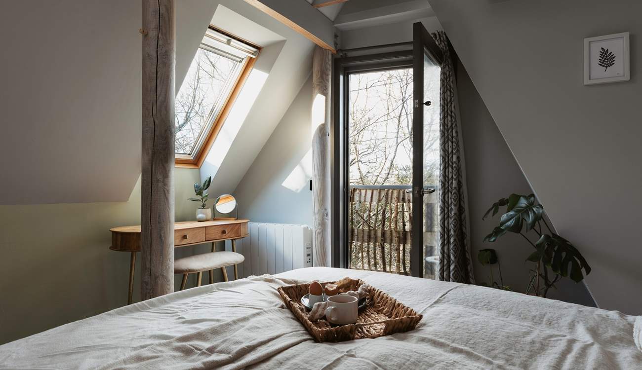 Savour those slow mornings amongst the trees with breakfast in bed. 