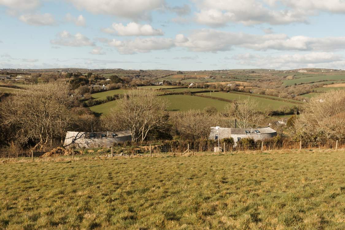 Situated to the right of its sister treehouse Kalmynsi.