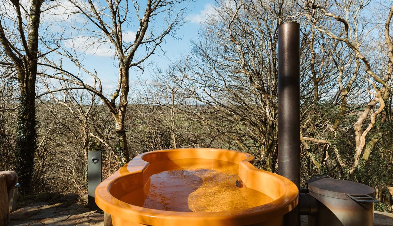 The wood-fired outdoor bath of dreams allowing you to relax and recharge.