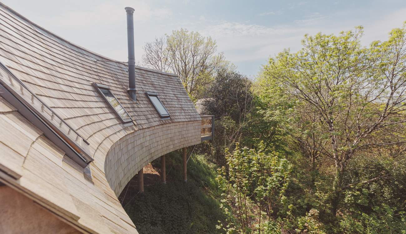 An enchanting Cornish hideaway perched high above the forest floors.