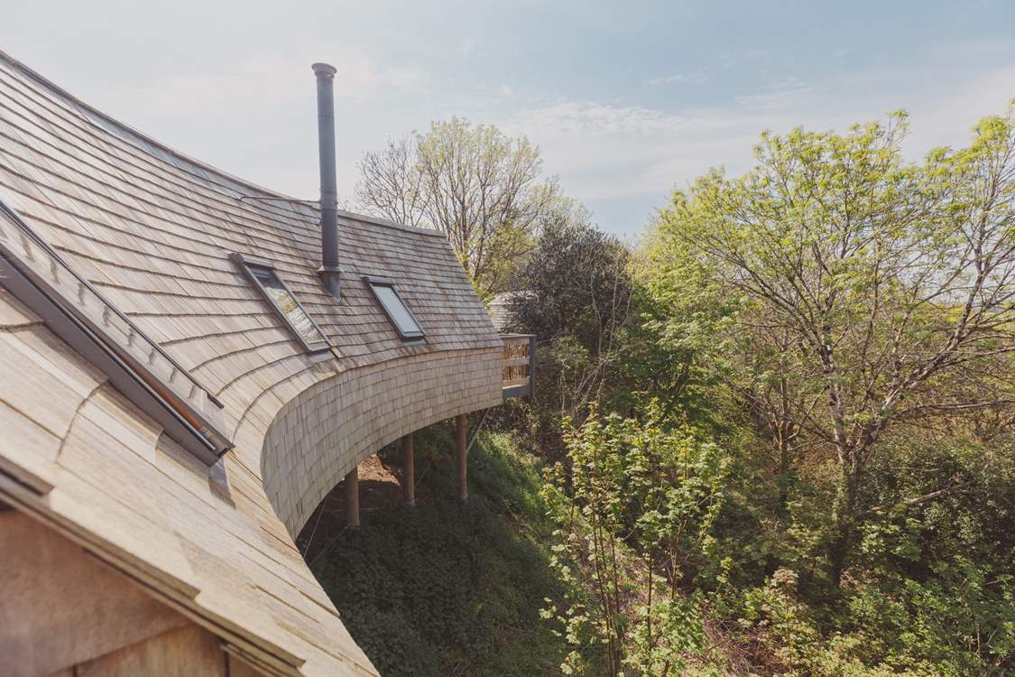 An enchanting Cornish hideaway perched high above the forest floors.