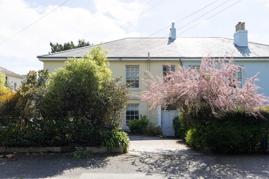 The entrance to Woodlane View.