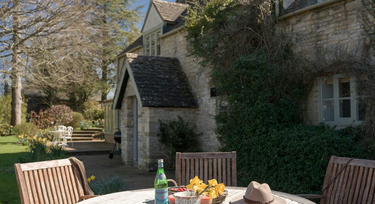 Al fresco dining is the order of the day, or night, or lunchtime!