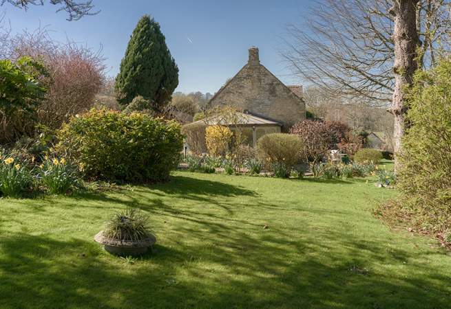 Perfect for a picnic on the lawn. 