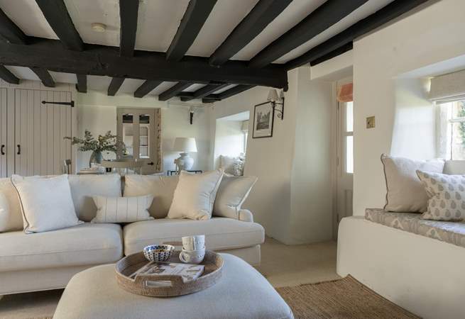 You can take a stroll out into the garden from the sitting-room. 