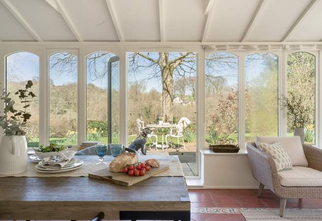 Dining outdoors or indoors, you choose!