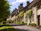 Pay a visit to the picturesque village of Burford.