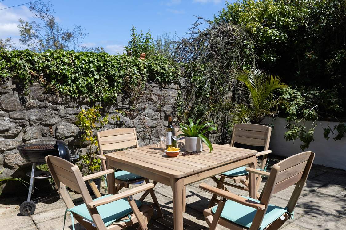 Enjoy long relaxing meals in the garden.