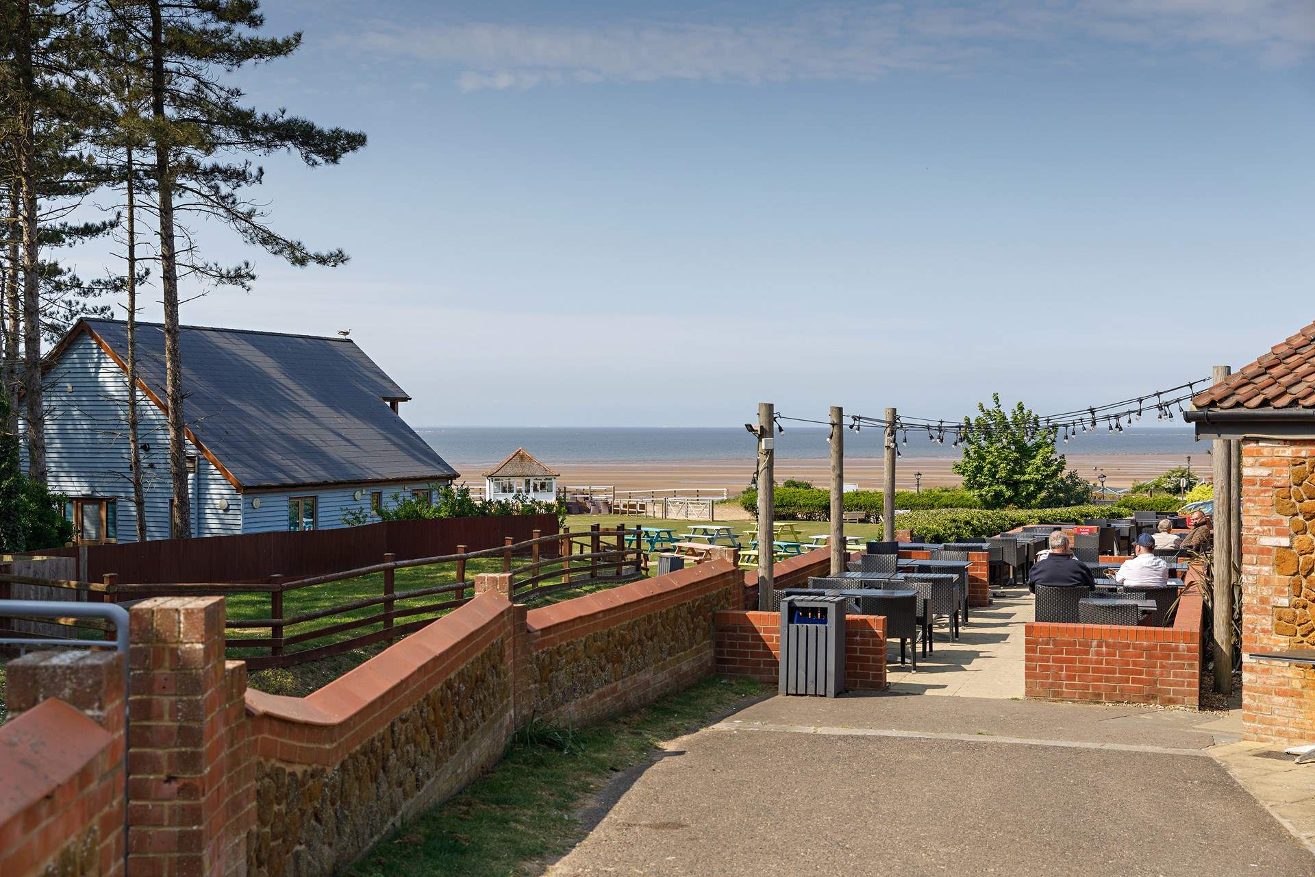 A gentle stroll from the soft sandy beaches of Old Hunstanton, visit the Ancient Mariners and enjoy a cool drink on the lawn overlooking the sea.
