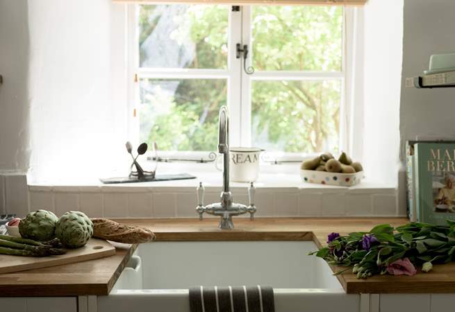 It's a lovely stylish kitchen to create memorable meals. 