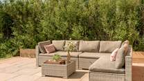 Enjoy an afternoon of relaxation on the raised patio, a real sun trap. 