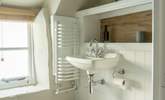 There is some restricted headroom in the shower-room. - Thumbnail Image