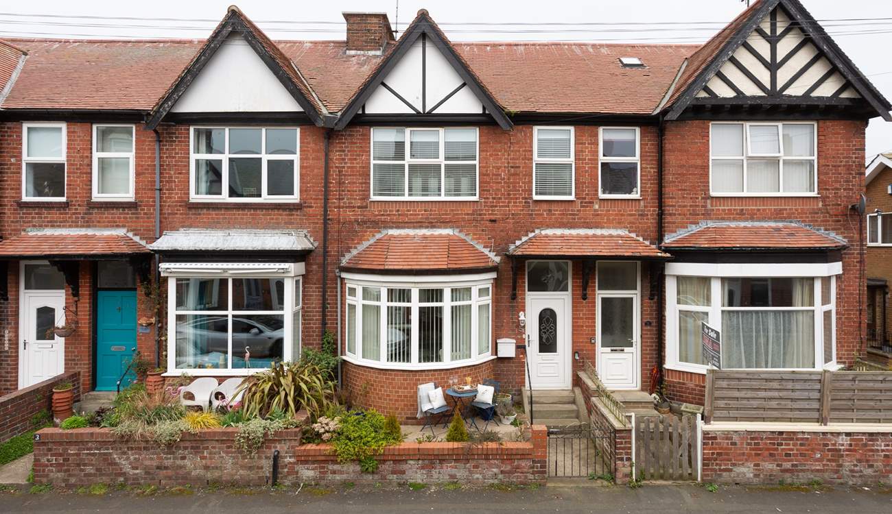 Number 5 is nestled on the edge of town, within walking distance of the town and the beach.