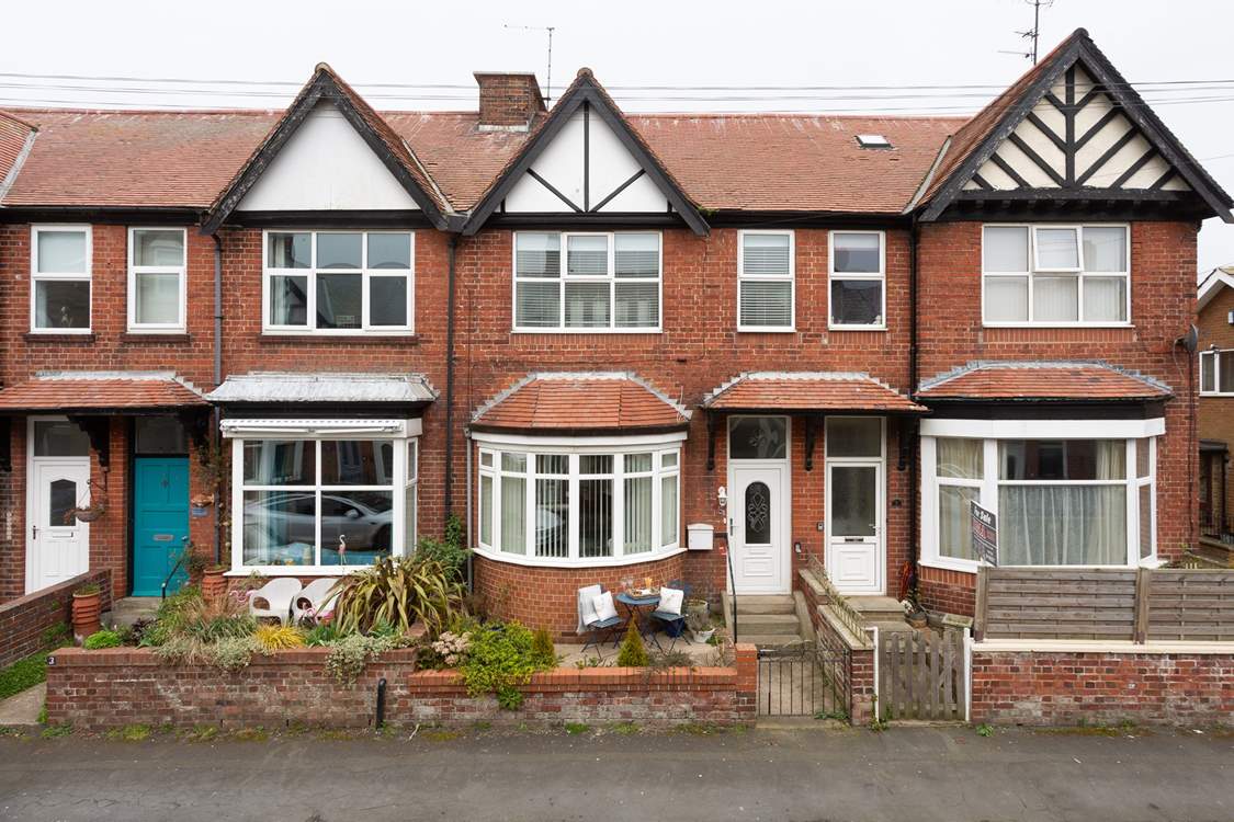 Number 5 is nestled on the edge of town, within walking distance of the town and the beach.