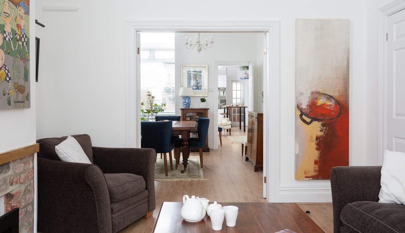 Open the doors to the dining-area for a more spacious feel, or close them if you want to feel cosy.