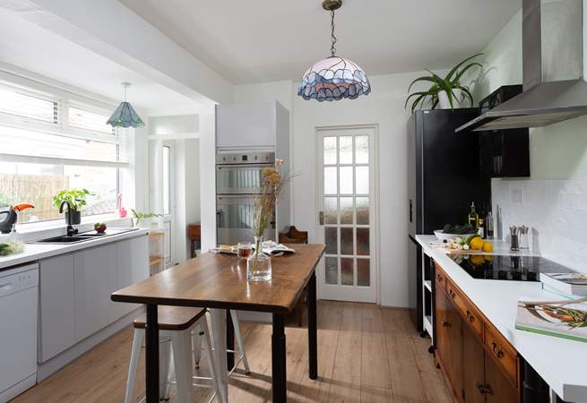 The kitchen has everything you need to whip up an excellent meal.