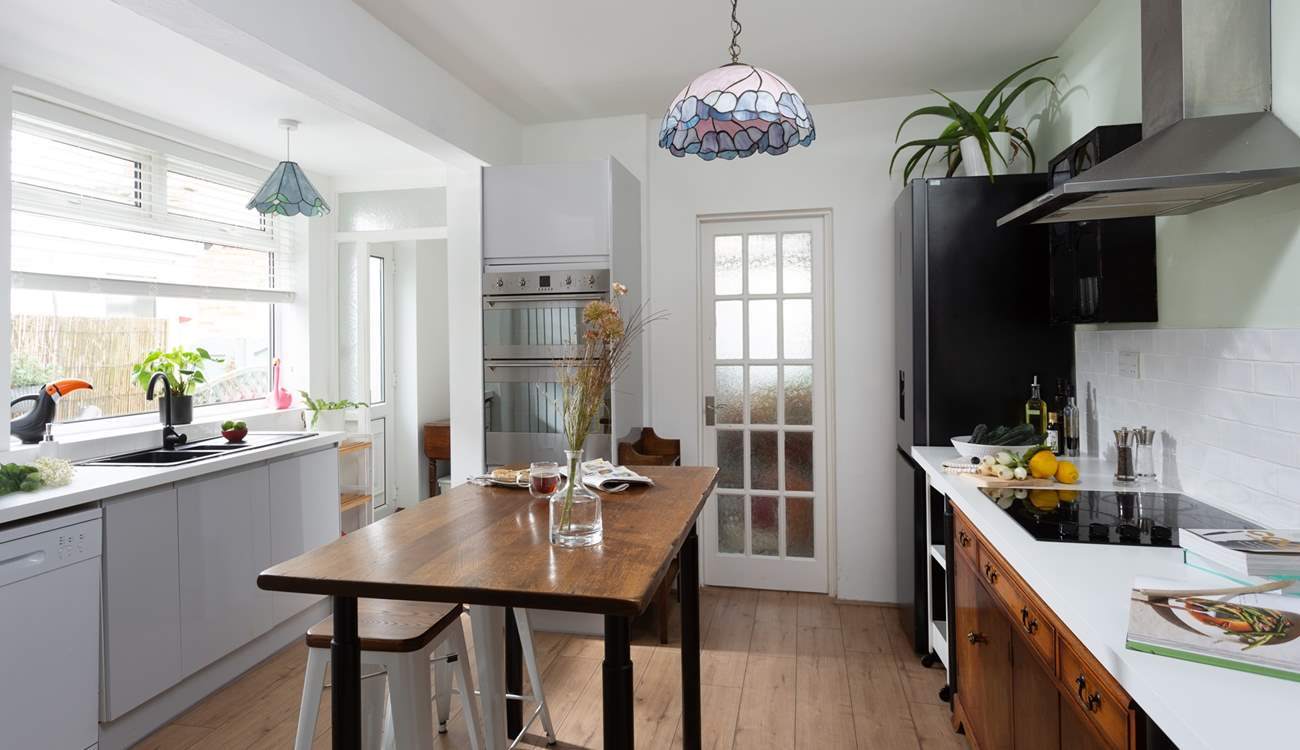 The kitchen has everything you need to whip up an excellent meal.