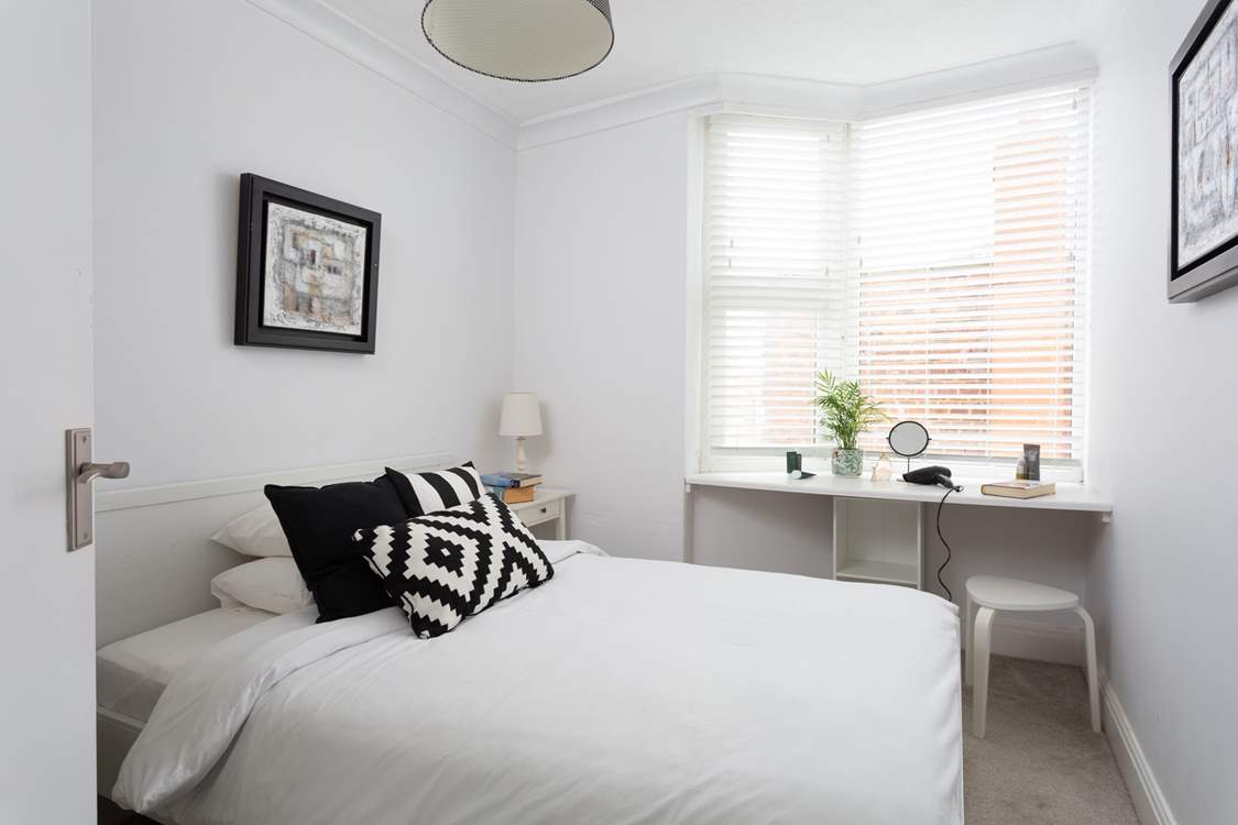 Bright and pretty bedroom 3.