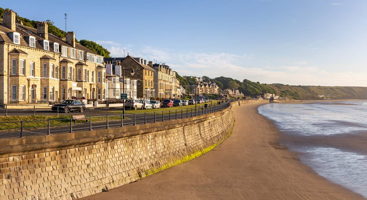 Beach Road in Filey runs parallel to the golden sands.