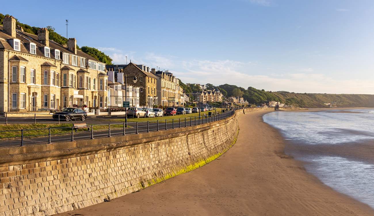 Beach Road in Filey runs parallel to the golden sands.