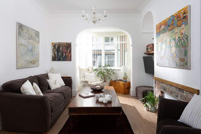 Number 5 is a 3 bedroom, dog friendly holiday cottage near the beach in Filey.