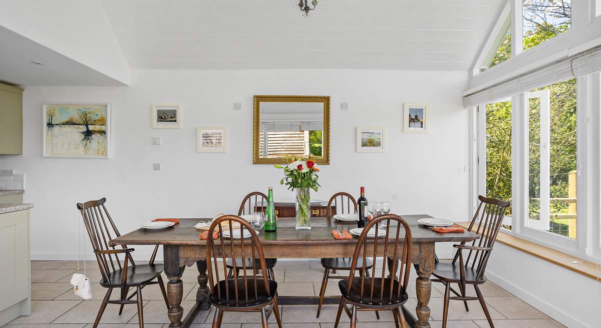 What a delightful spot to enjoy any meal in.