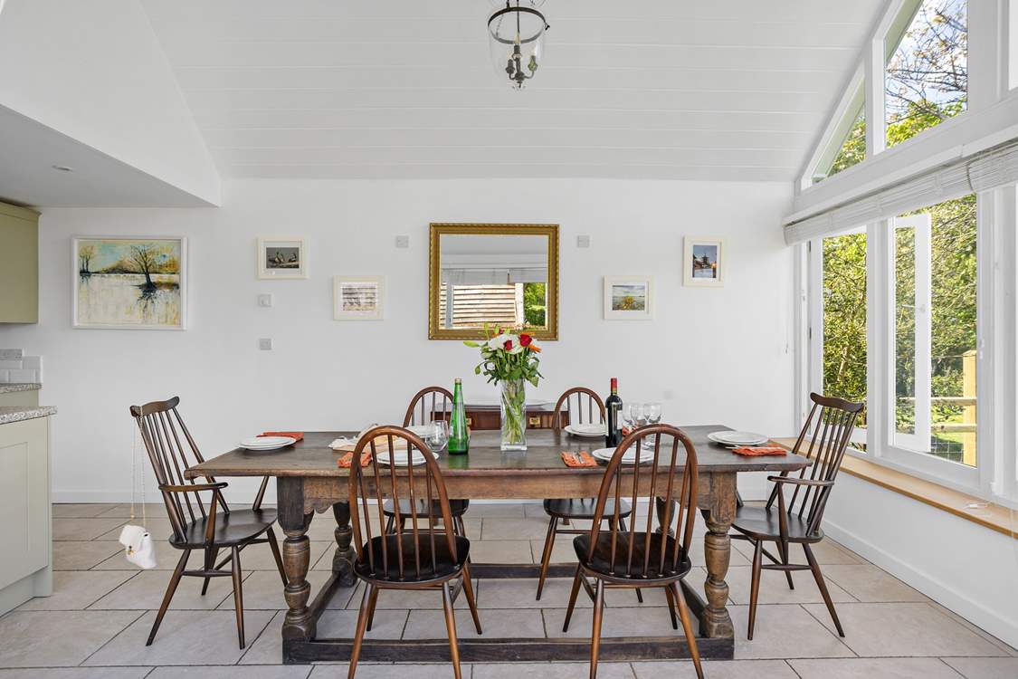 What a delightful spot to enjoy any meal in.