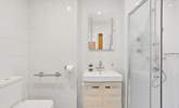 En suite shower-room to bedroom 1. - Thumbnail Image