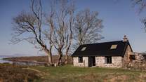 Welcome to our Scottish haven, Na Mara Bothy. 